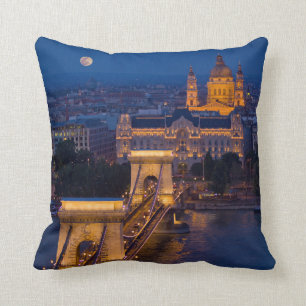 De Brug van de ketting en Volledige Maan bij nacht Kussen
