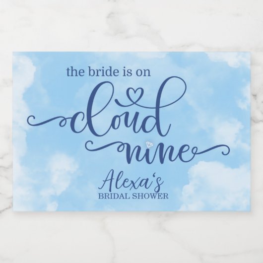 De bruid is op Cloud 9 Mini Sparkling Wijnetiket (Enkel label)