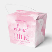 De bruid is op wolk negen roze Vrijgezellenfeest Bedankdoosjes (Achterkant)