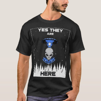 De buitenaardse invasie. Aliens zijn hier T-shirt