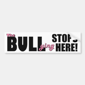 De bull-ying zet hier Roze Bumpersticker op