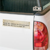 De Bumpersticker van de Grondwet bevestigen (Op Truck)