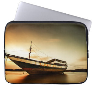 De carrosserie van het oude schip Bali, Indonesi Laptop Sleeve