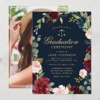 de ceremonie van de burgundy floral law school - a