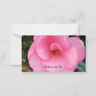 De Correspondance Carte d'affirmation sur un carte pour notes.