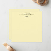 De Correspondance Élégante "Note De" Carte Simple Pale Jaune (Devant/Arrière en situation)