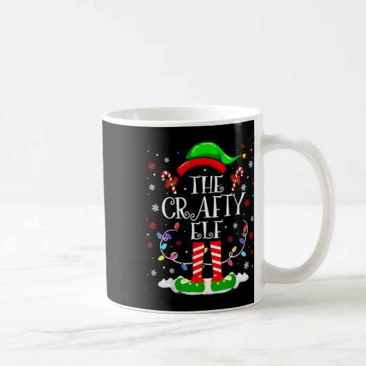 De Crafty Elf Funny Xmas Elf Matching Family Chris Koffiemok (Rechts)