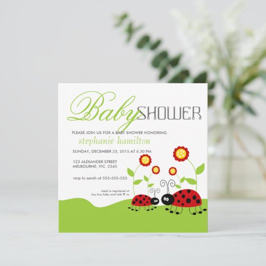 De dame van de douane buigt neutraal baby shower kaart (Staand voorkant)