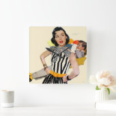 De dame werd beledigd 2 vierkante klok (Huis)