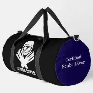 De diepte verkennen met een gepassioneerde duiker plunjezak