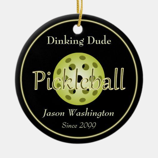 De Dinking Dude Guy Pickleball Ball Keramisch Ornament (Voorkant)