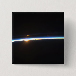 De dunne lijn van de atmosfeer op aarde vierkante button 5,1 cm