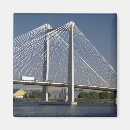 De Ed Hendler Bridge overspant de Columbia Magneet (Voorkant)