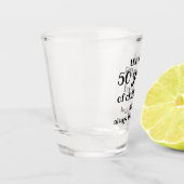 De eerste 50 jaar kindertijd zijn de moeilijkste shot glas (Links)