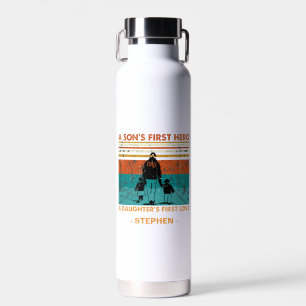De eerste held van een zoon, de eerste liefde van waterfles