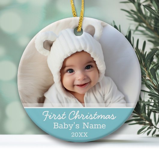 De eerste kerstfoto van de baby - Blue Boy Backgro Keramisch Ornament