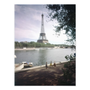De Eiffeltoren. Parijs, circa 1960. Foto Afdruk