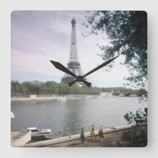 De Eiffeltoren. Parijs, circa 1960. Vierkante Klok