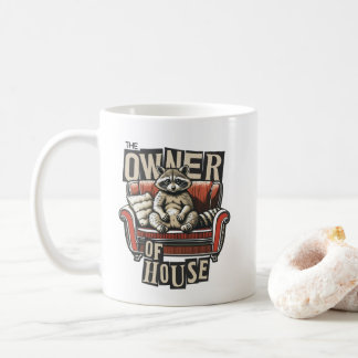 De eigenaar van het huis leuk ontwerp voor wasbeer koffiemok
