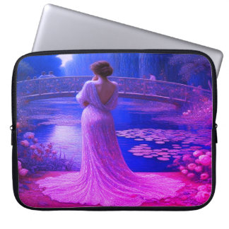 De elegante vrouw is paarse Reign Electronics-tas Laptop Sleeve