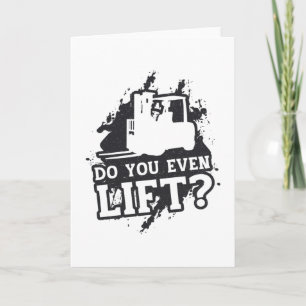 De exploitant van het vorkheftrucje houdt zelfs Fo Kaart