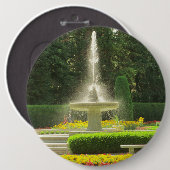 De fontein in de bloementuin ronde button 6,0 cm (Voorkant /achterkant)