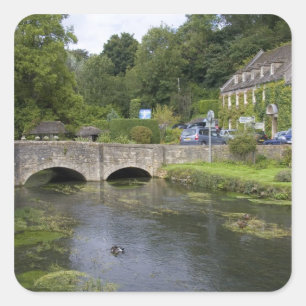 de forelstroom in het dorp Bibury, Vierkante Sticker