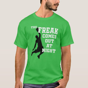 De freak komt 's nachts uit. t-shirt
