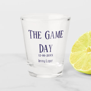 de game day voetbalclub wedstrijd naam jaar datum shot glas