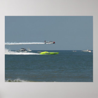 De GEICO Skytypers en Miss GEICO. Poster