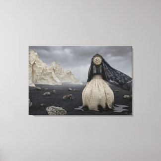 De Gesluierde Tijdhouder: Surrealistisch Landschap Canvas Afdruk