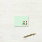De gnomen maakten me dat doen post-it® notes (Op bureau)