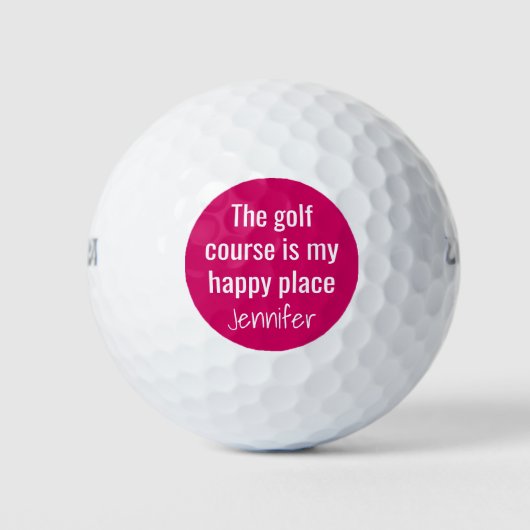 De golfbaan is mijn Happy Place Monogram Pink Golfballen (Voorkant)