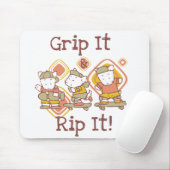 De greep het en scheurt het die met een skateboard muismat (Met muis)