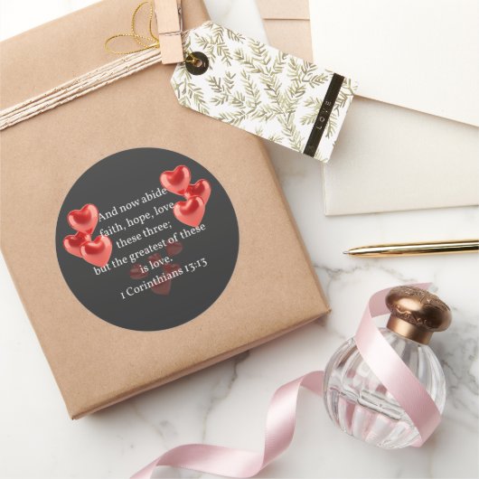 "De grootste van hen in de liefde." Christelijk Ronde Sticker (Geschenken)