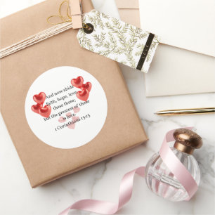 "De grootste van hen in de liefde." Christelijk Ronde Sticker