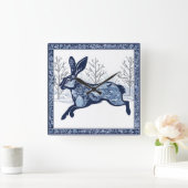 De Hazen Winter's Whimsical Wandering Vierkante Klok (Huis)