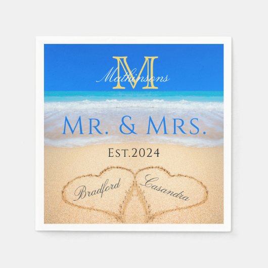 de heer Mrs Beach Wedding Hearts in Sand Monogram Servet (Voorkant)