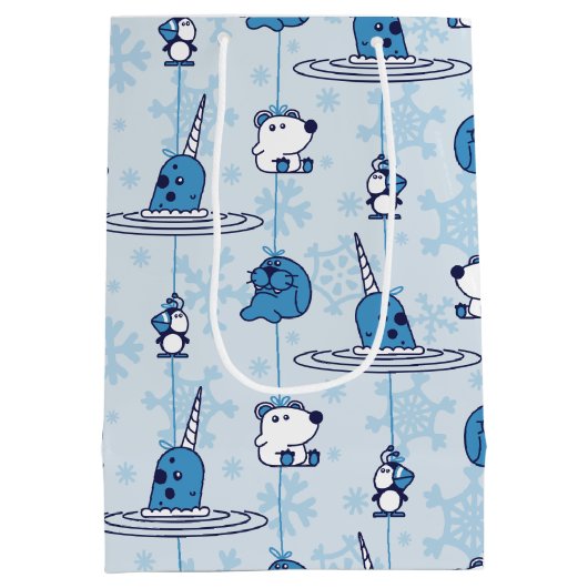 de heer Narwhal Blue Snowflake Pattern Medium Cadeauzakje (Achterkant)