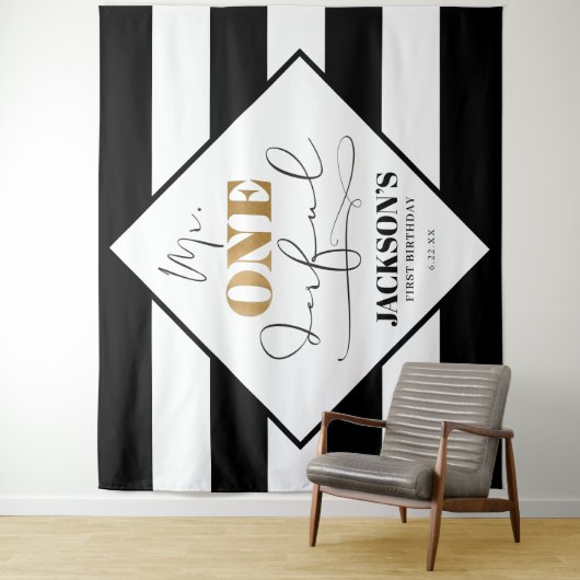 De heer Onederful Black en White Striped Backdrop Wandkleed (In situ)