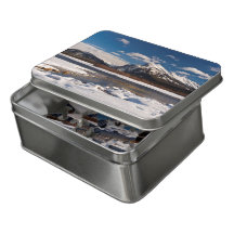 De hoofdplaats is Vermilion Lakes