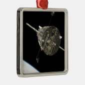 De Hubble ruimtetelescoop in een baan boven de aar Metalen Ornament (Rechts)
