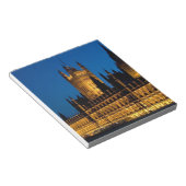 De huizen van het Parlement 's nachts in de stad Notitieblok (Schuin)