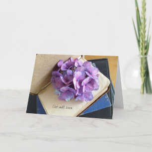 De hydrangea hortensia op oude boeken wordt goed kaart