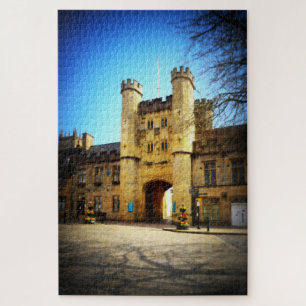 De ingang naar het bisschoppaleis. Wells. Legpuzzel