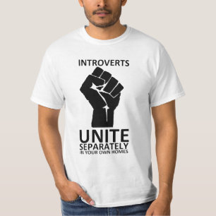 De Introverts verenigen afzonderlijk in Uw Shirt v