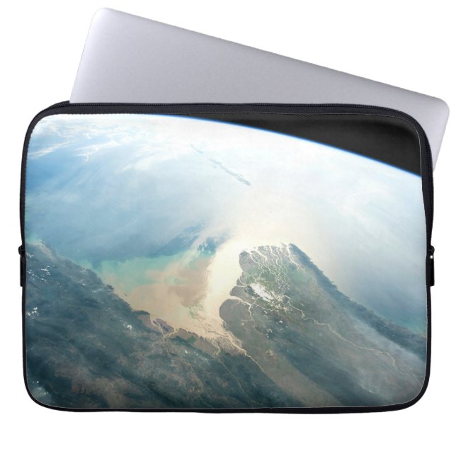 De Irrawaddy-rivierdelta in Birma (Myanmar). Laptop Sleeve (Voorkant)