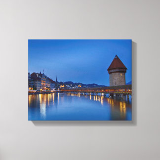 De Kapelbrug in Luzern Canvas Afdruk