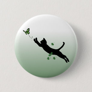 De kat en de vlinder ronde button 5,7 cm