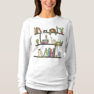 De katten die op een boekenplank, Kat en Boeken li T-shirt